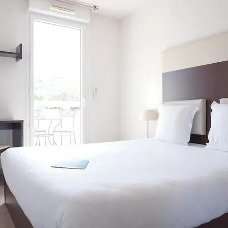 Comfort Six-fours Aparthotel 3*