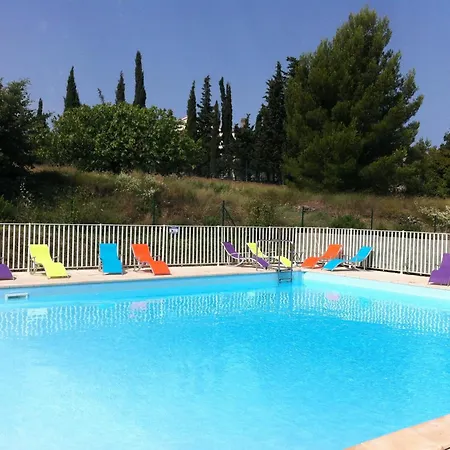 Aparthotel Comfort Six-fours 3*