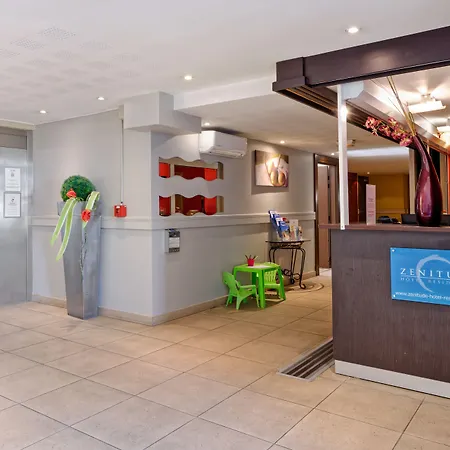 Comfort Six-fours Hotel