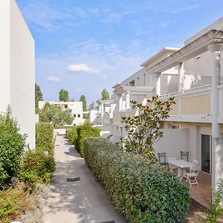 Comfort Six-fours Hotel