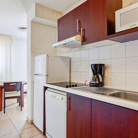 Apartahotel Comfort Six-fours 3*