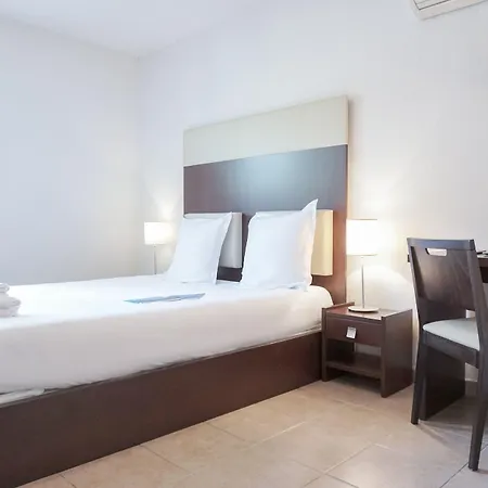 Comfort Six-fours Hotel 3*