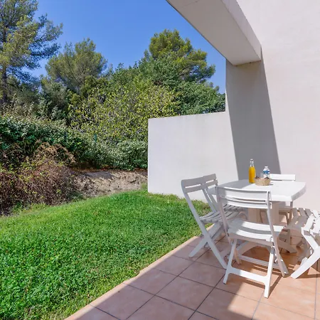 Comfort Six-fours Hotel