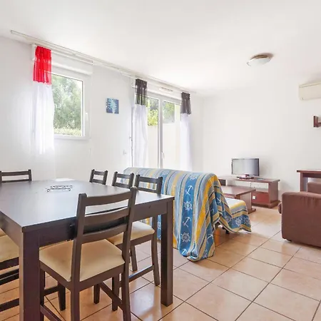 Comfort Six-fours Hotel