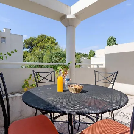 Aparthotel Comfort Six-fours 3*