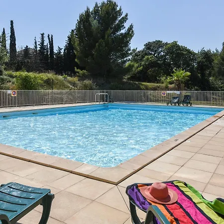 Aparthotel Comfort Six-fours 3*