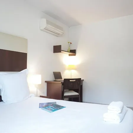 Comfort Six-fours Aparthotel