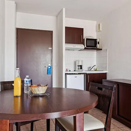 Aparthotel Comfort Six-fours
