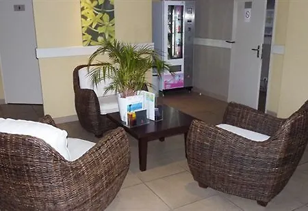 Comfort Six-fours Hotel apartamentowy Six-Fours-les-Plages