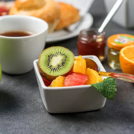 Hotel Comfort Six-fours 3*