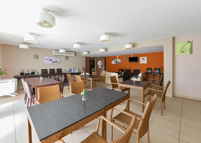 Comfort Six-fours Hotel 3*