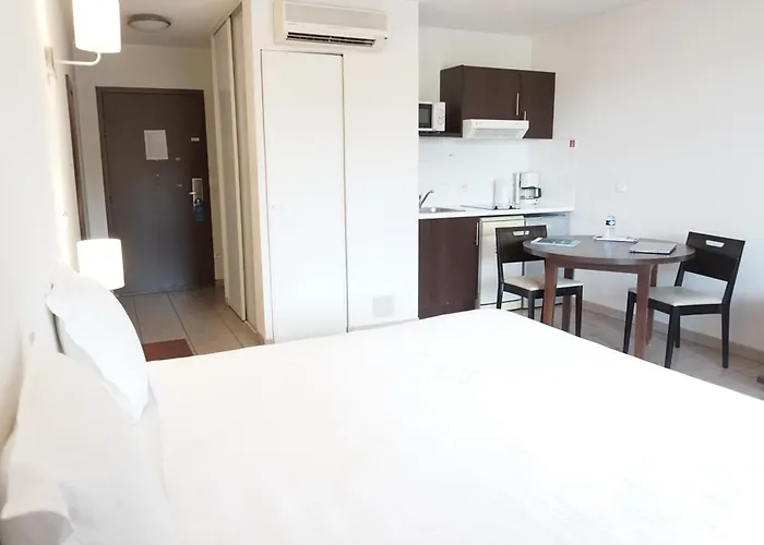 Hotel Comfort Six-fours 3*