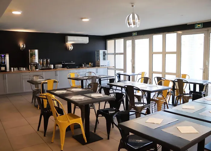 Comfort Six-fours Hotel 3*