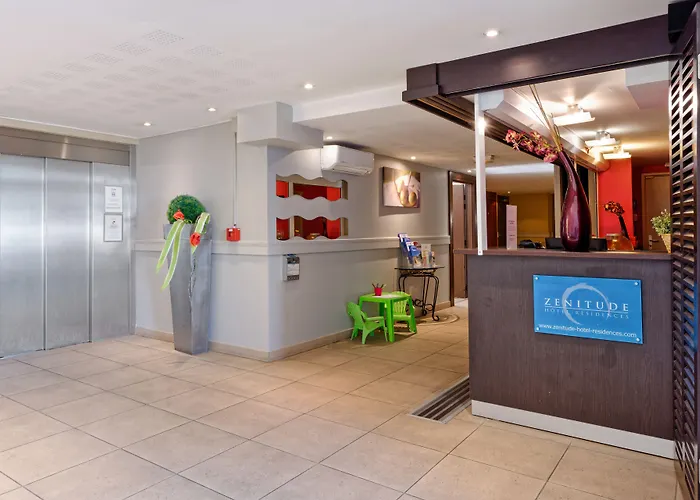 Comfort Six-fours Hotel