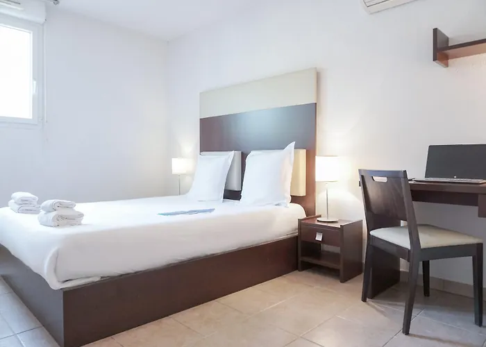 Comfort Six-fours Hotel 3*